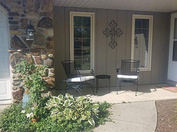 4th image of 2403 Hillock Ct