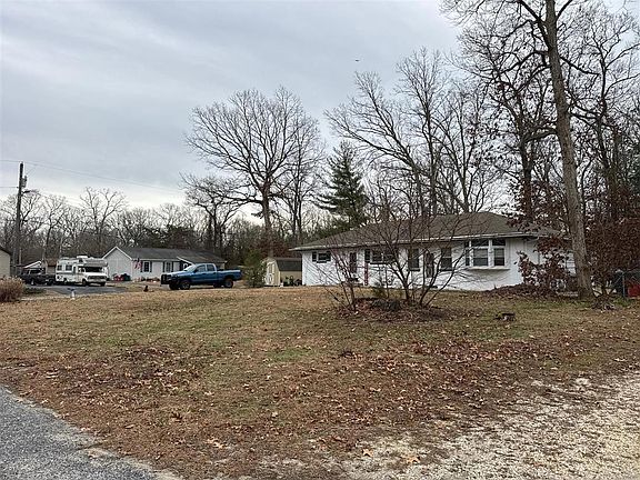 3rd image of 2211 Lakeshore Dr