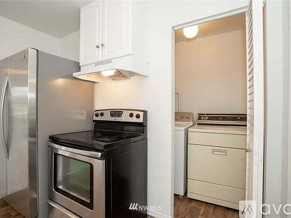 4th image of 10608 Sheridan Ave S