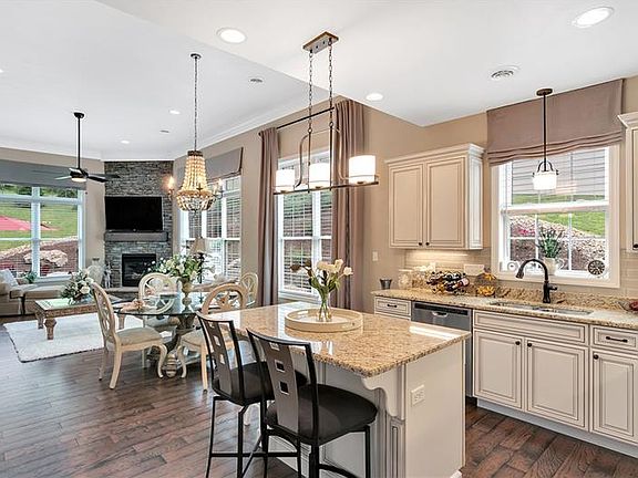 5th image of 100 Meadow Ct