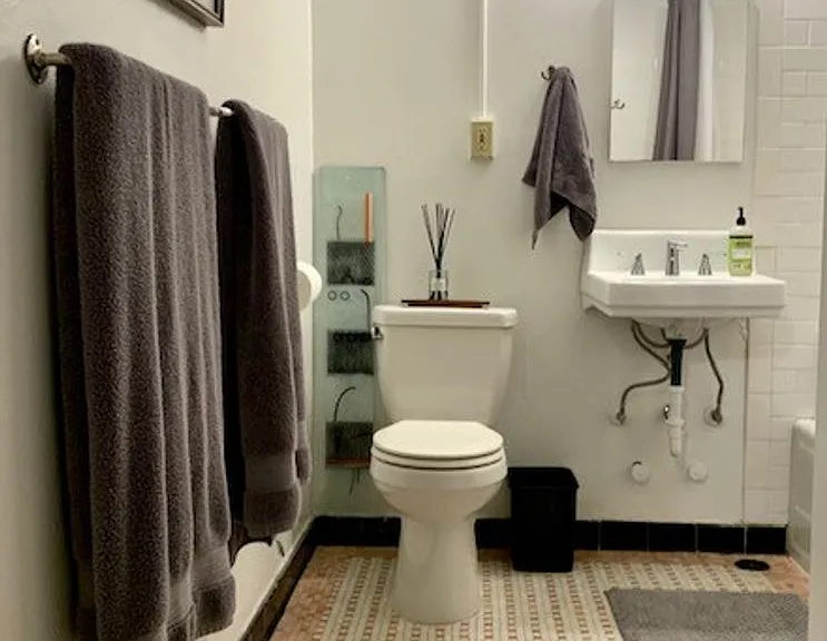 Sir Lancelot Apartments — Photo 10