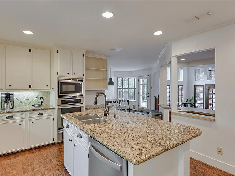 6507 Clubhouse Cir — Photo 17