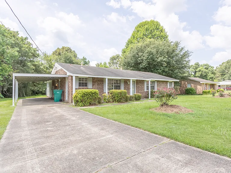5240 Peachtree St — Photo 2