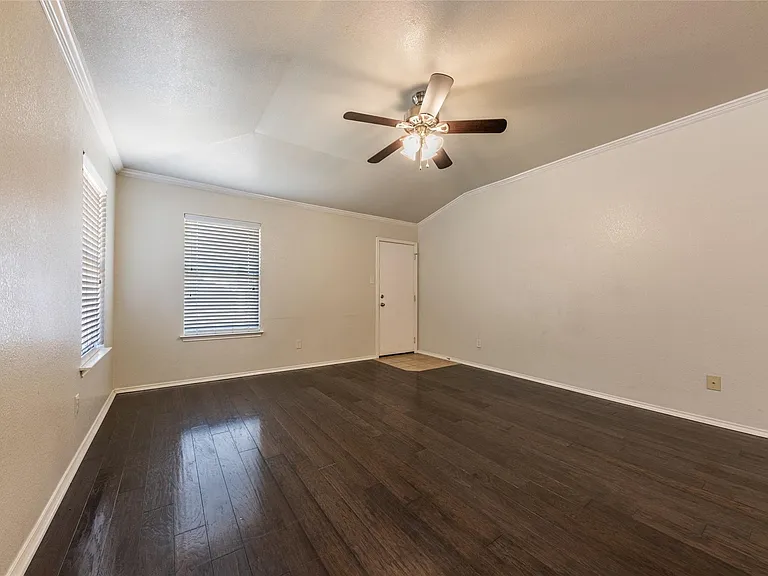 207 Baldwin St — Photo 13