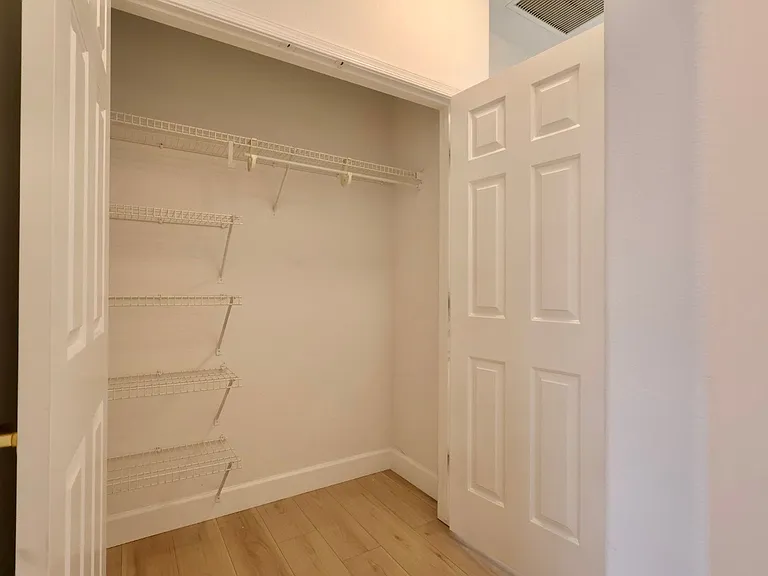 1605 Williamsport St — Photo 18