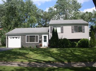 1117 Blakely St, West Chicago, IL 60185