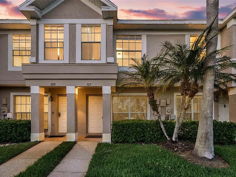 727 Kensington Lake Cir — Photo 1