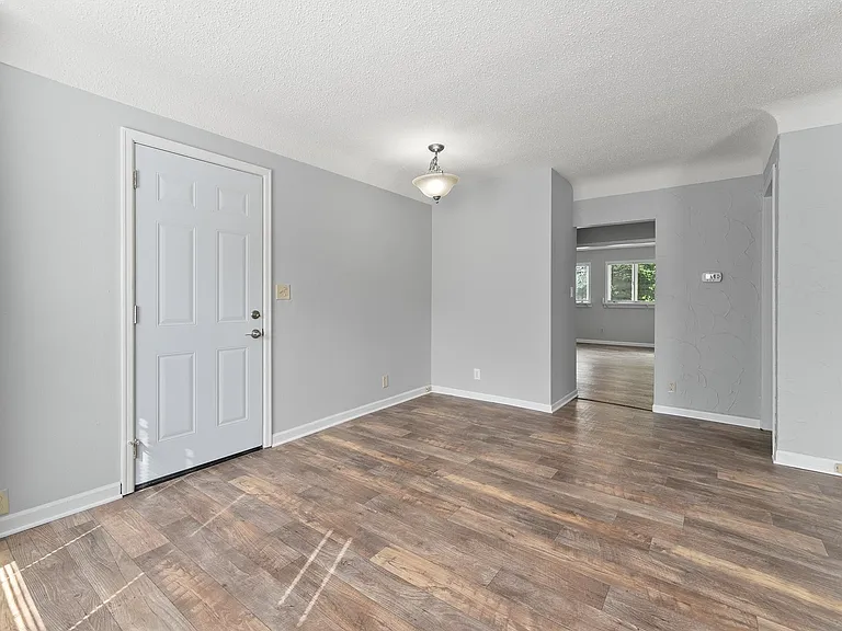 1110 S Main Ave #1MAIN — Photo 8