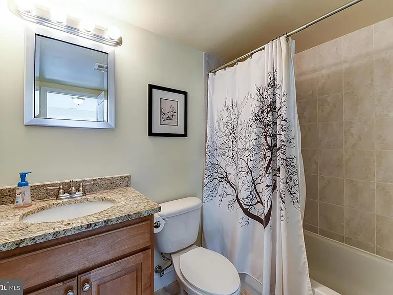 804 Taylor St NW #203 — Photo 14