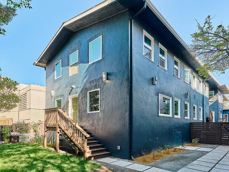 3028 Regent St — Photo 31