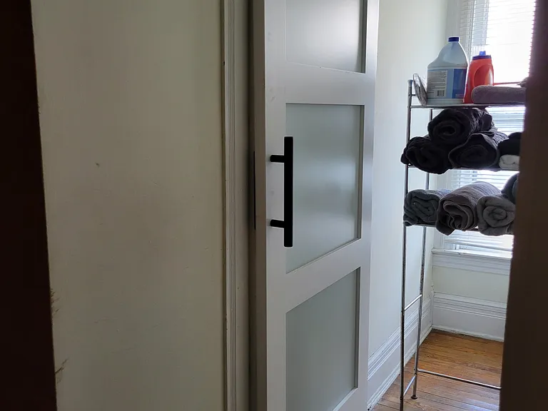 288 E 1st St #TOP FURNISHED — Photo 29