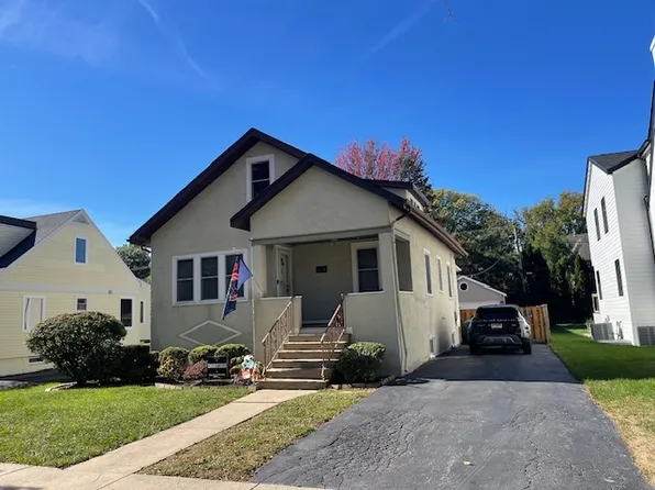 634 S Spring Rd, Elmhurst, IL 60126