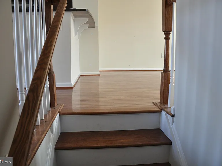 905 Susan Cir — Photo 13
