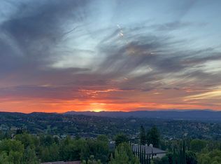 17921 Lake Vista Dr, Encino, CA 91316