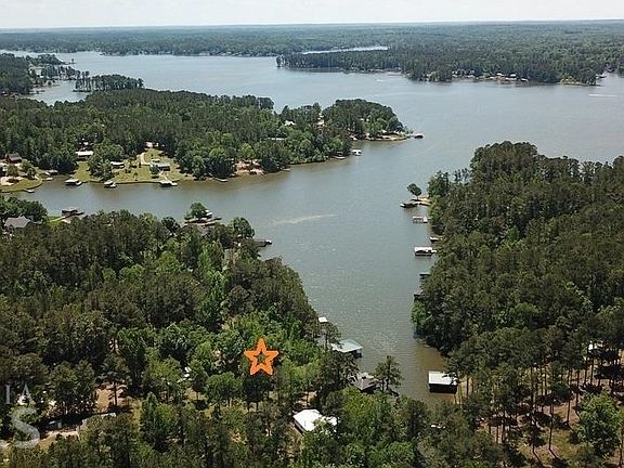 5th image of 835 Pine Lake Dr