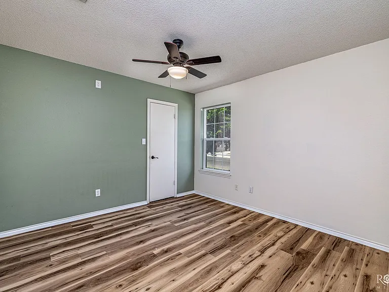 1724 Edmund Blvd — Photo 23