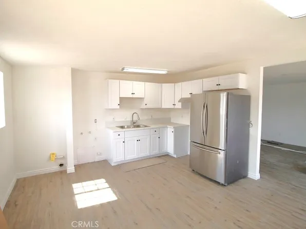 1040 Mojave Dr, Barstow, CA 92311