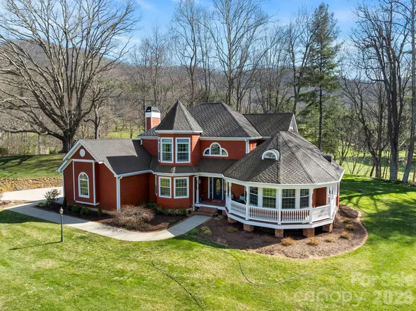 223 Fairway Ter, Canton, NC 28716