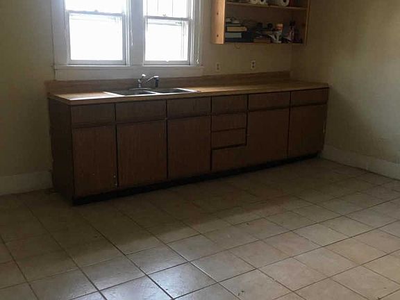 4th image of 3311 Johnston St