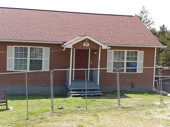 3rd image of 375 Wallace Dr