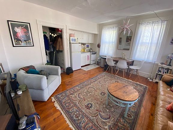 4th image of 85 High St #3