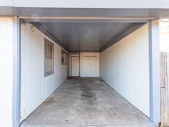 3rd image of 2939 Moffett Ave