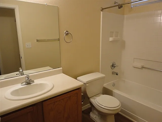 6301 Vaughn Dr NE — Photo 14