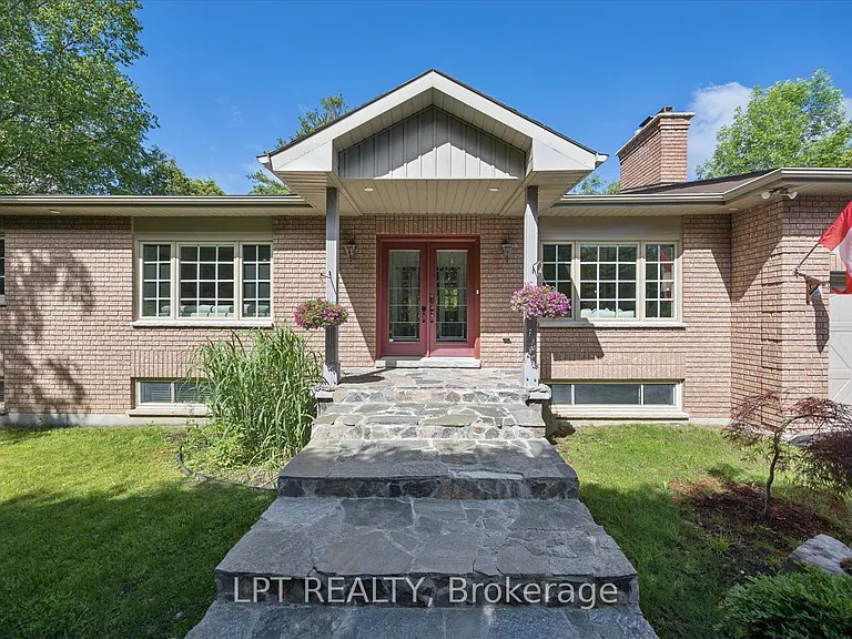 22 Louisa St E — Photo 2