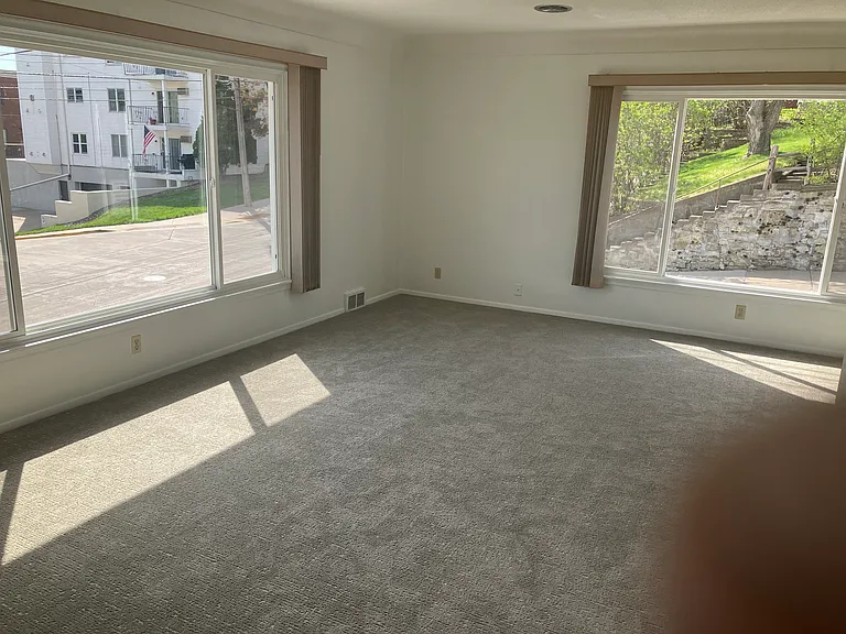 104 Olive St W — Photo 14