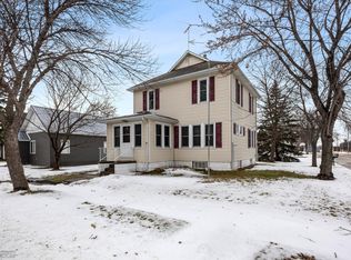 119 3rd St NE, Barnesville, MN 56514