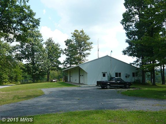 4th image of 20 Broadwater Dr