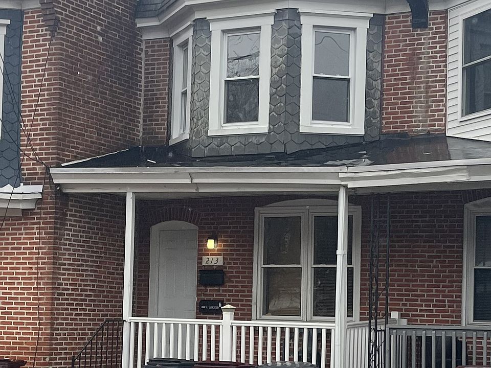 Welcome home! This second-floor apartment offers plenty of off-street parking and is super close to the bus stop for easy commuting.