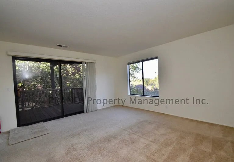 920 Arlene Way — Photo 8