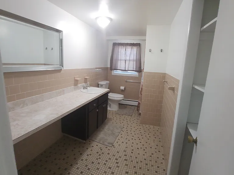 430 Proctor Ave #1 — Photo 9