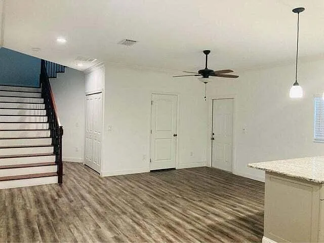 2 bed, 2.0 bath, 1600 sqft, $2,800 — Photo 3