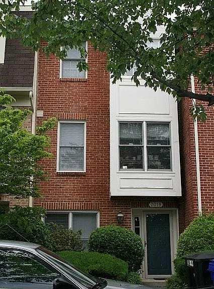 Towhouse Front