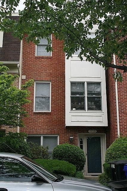 Towhouse Front