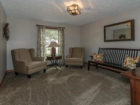 3rd image of 10130 S Hampton Ct