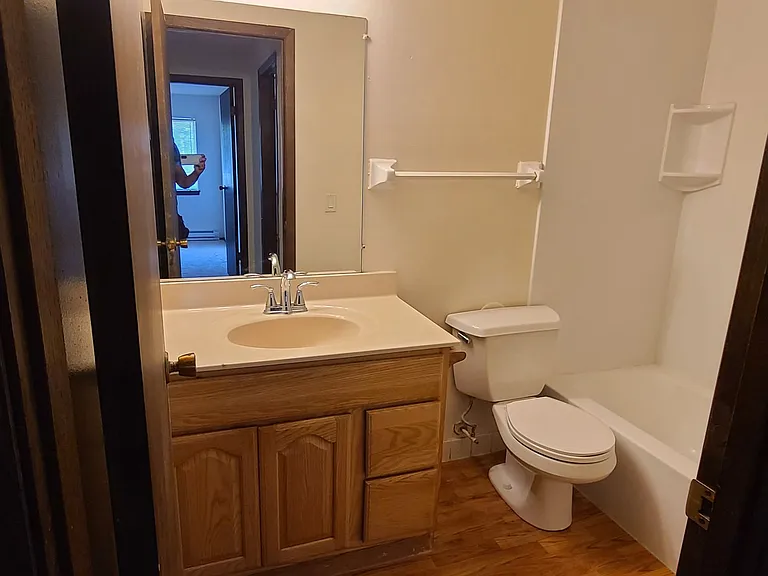 530 N Eau Claire Ave — Photo 23