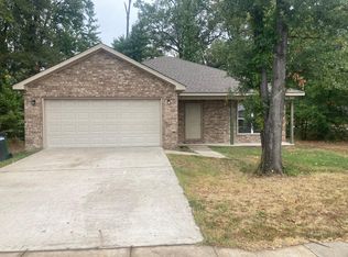 215 Hollywood Ave, Sherwood, AR 72120