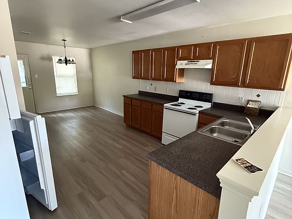 3rd image of 2317 Terrace Dr #C