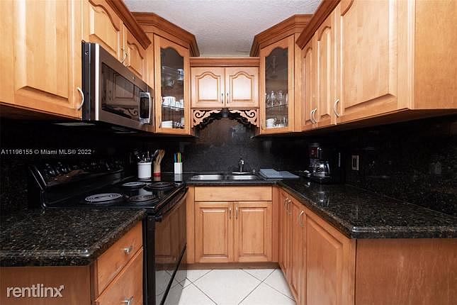1st image of 15398R Garfield Dr
