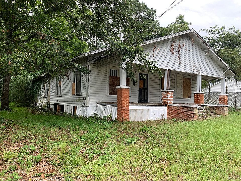 2nd image of 203 Chalker St
