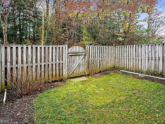 4th image of 223 Foxtree Dr #223