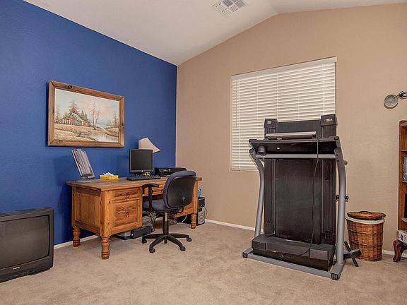 4th image of 17592 W Voltaire St