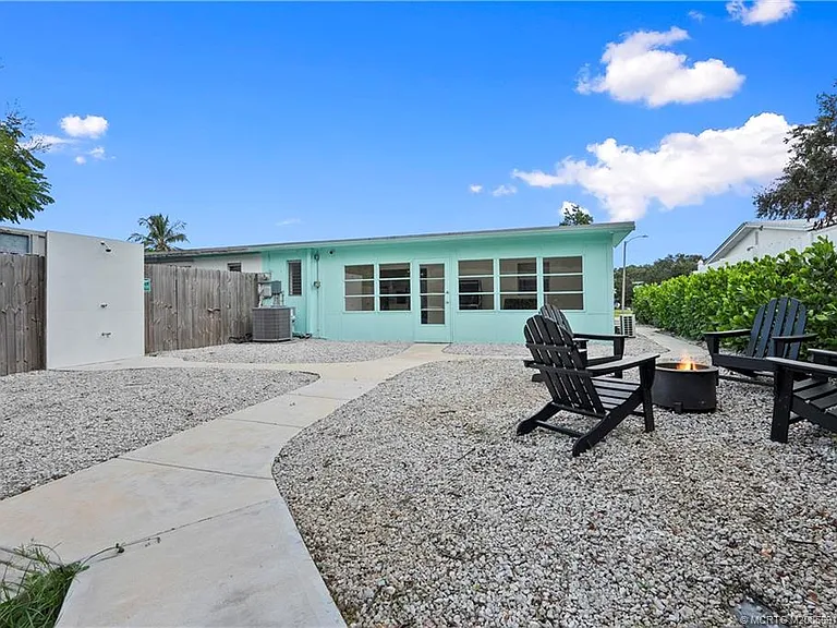 30 SW Hideaway Pl — Photo 21