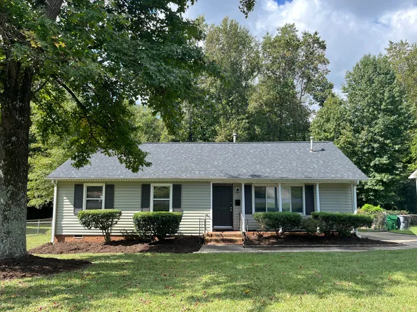 6814 Barrington Dr, Charlotte, NC 28215