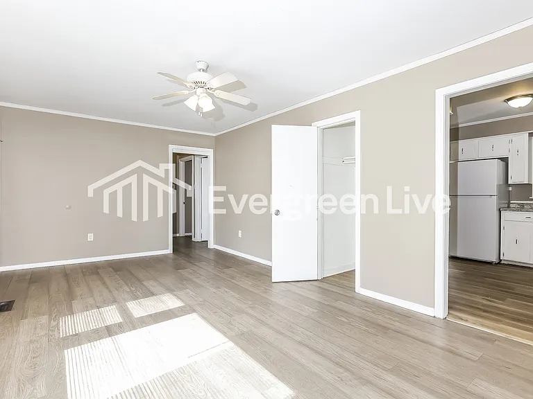 4612 Augusta St — Photo 4