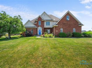 25632 Wood Creek Rd, Perrysburg, OH 43551