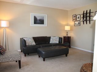 205 Oakland St APT B, Manchester, CT 06042